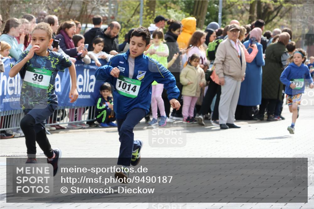 12.04.2026 - 45. Internationalen Wilhelmsburger Insellauf Strokosch-Dieckow http://msf.ph/oto/9490187 12.04.2026 14:34:12 Ziel 676, 294, 870, 39, 649, 552, 1014, 1731, 1722 meine-sportfotos.de