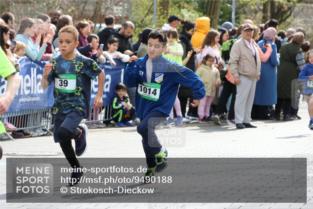 12.04.2026 - 45. Internationalen Wilhelmsburger Insellauf Strokosch-Dieckow http://msf.ph/oto/9490188 12.04.2026 14:34:12 Ziel 676, 294, 870, 39, 649, 552, 1014, 1731, 1722 meine-sportfotos.de