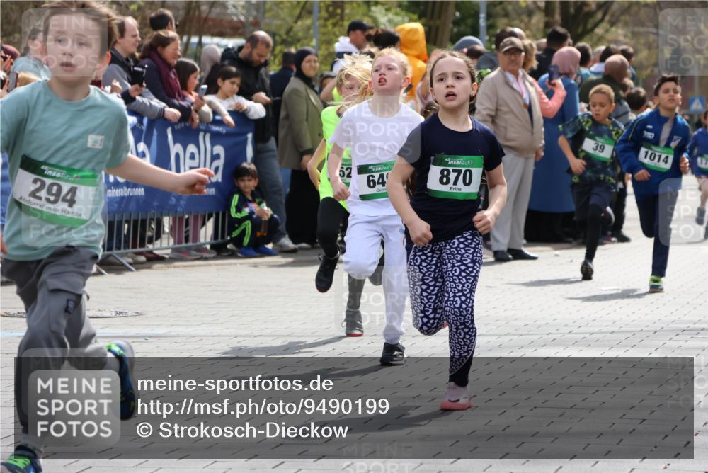12.04.2026 - 45. Internationalen Wilhelmsburger Insellauf Strokosch-Dieckow http://msf.ph/oto/9490199 12.04.2026 14:34:10 Ziel 676, 294, 870, 39, 649, 552, 1014 meine-sportfotos.de