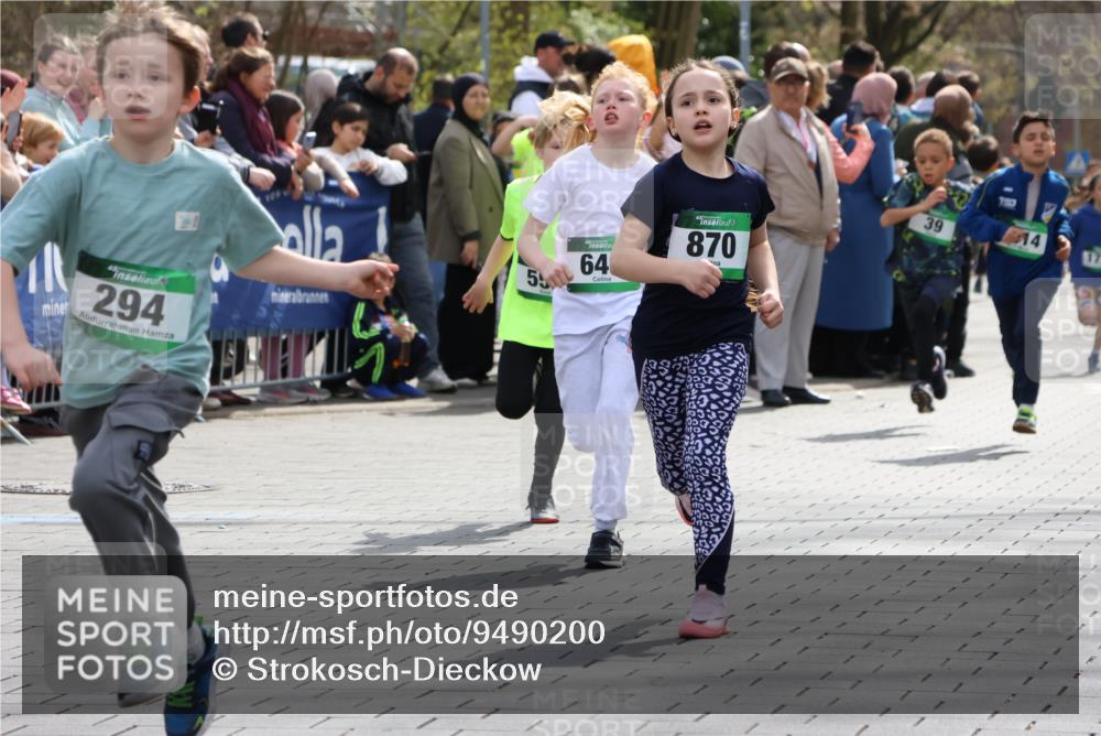 12.04.2026 - 45. Internationalen Wilhelmsburger Insellauf Strokosch-Dieckow http://msf.ph/oto/9490200 12.04.2026 14:34:10 Ziel 676, 294, 870, 39, 649, 552, 1014 meine-sportfotos.de