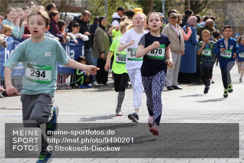 12.04.2026 - 45. Internationalen Wilhelmsburger Insellauf Strokosch-Dieckow http://msf.ph/oto/9490201 12.04.2026 14:34:10 Ziel 676, 294, 870, 39, 649, 552, 1014 meine-sportfotos.de