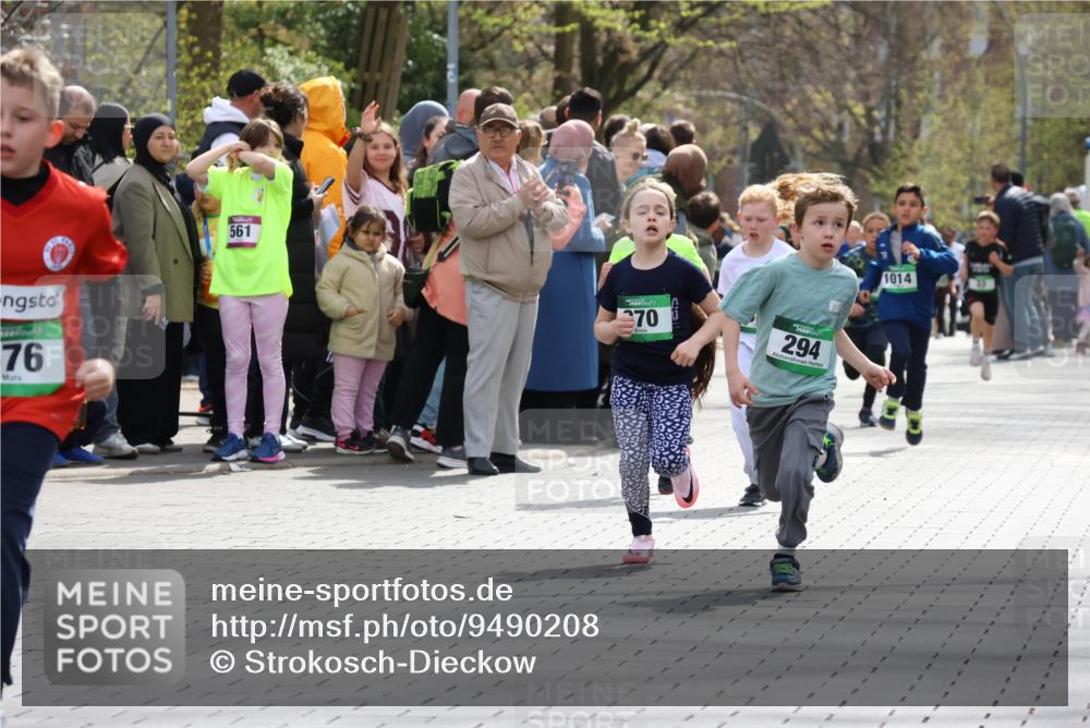 12.04.2026 - 45. Internationalen Wilhelmsburger Insellauf Strokosch-Dieckow http://msf.ph/oto/9490208 12.04.2026 14:34:08 Ziel 89, 5, 59, 676, 294, 870, 39, 649, 552, 1014 meine-sportfotos.de