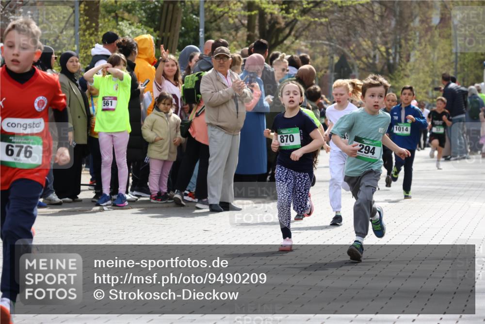 12.04.2026 - 45. Internationalen Wilhelmsburger Insellauf Strokosch-Dieckow http://msf.ph/oto/9490209 12.04.2026 14:34:08 Ziel 89, 5, 59, 676, 294, 870, 39, 649, 552, 1014 meine-sportfotos.de