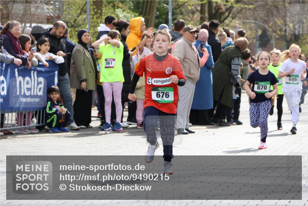 12.04.2026 - 45. Internationalen Wilhelmsburger Insellauf Strokosch-Dieckow http://msf.ph/oto/9490215 12.04.2026 14:34:07 Ziel 1065, 89, 5, 59, 676, 294, 870, 39, 649, 552 meine-sportfotos.de