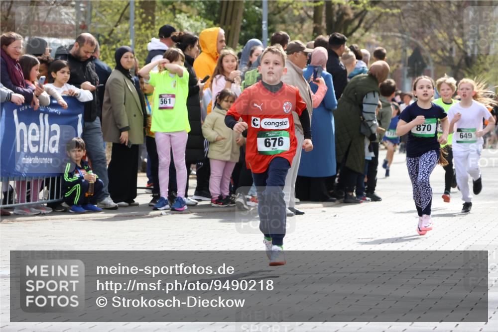 12.04.2026 - 45. Internationalen Wilhelmsburger Insellauf Strokosch-Dieckow http://msf.ph/oto/9490218 12.04.2026 14:34:06 Ziel 1065, 89, 5, 59, 676, 294, 870, 39, 649 meine-sportfotos.de