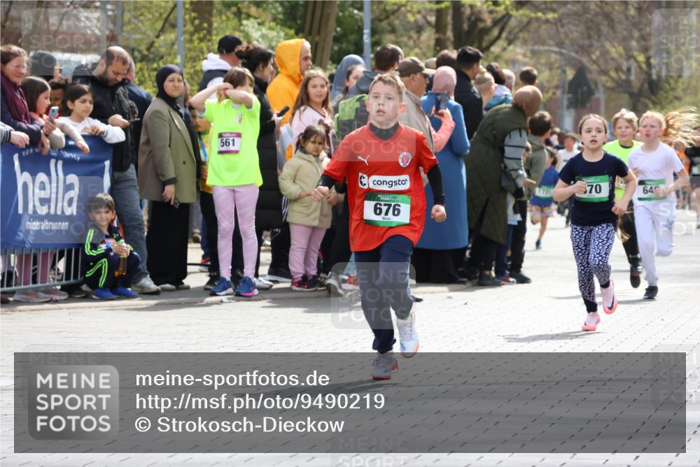 12.04.2026 - 45. Internationalen Wilhelmsburger Insellauf Strokosch-Dieckow http://msf.ph/oto/9490219 12.04.2026 14:34:06 Ziel 1065, 89, 5, 59, 676, 294, 870, 39, 649 meine-sportfotos.de