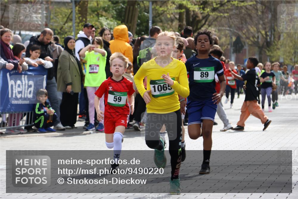 12.04.2026 - 45. Internationalen Wilhelmsburger Insellauf Strokosch-Dieckow http://msf.ph/oto/9490220 12.04.2026 14:34:00 Ziel 669, 290, 120, 1065, 89, 5, 59 meine-sportfotos.de
