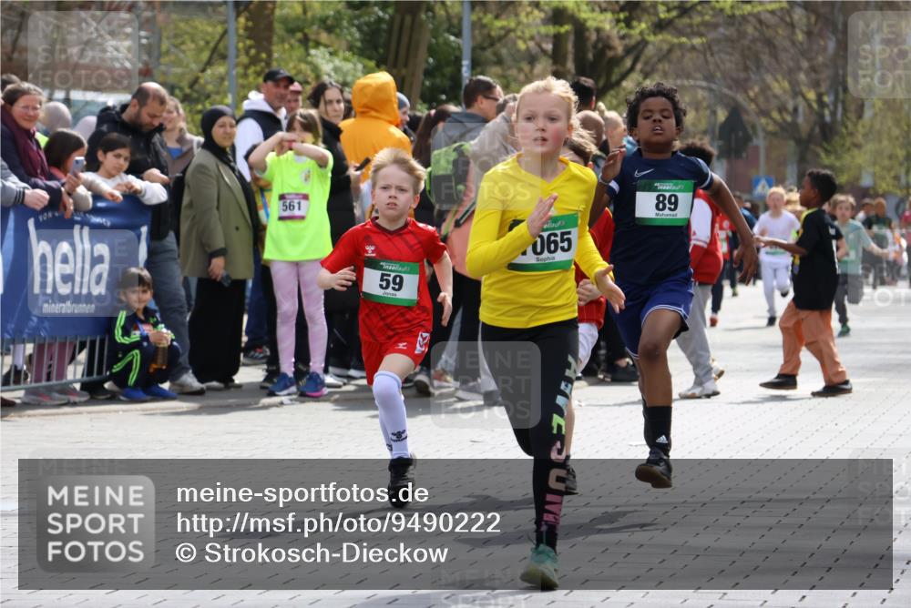12.04.2026 - 45. Internationalen Wilhelmsburger Insellauf Strokosch-Dieckow http://msf.ph/oto/9490222 12.04.2026 14:34:00 Ziel 669, 290, 120, 1065, 89, 5, 59 meine-sportfotos.de