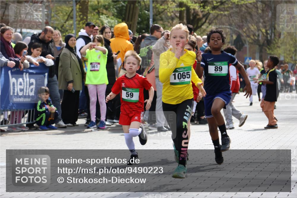 12.04.2026 - 45. Internationalen Wilhelmsburger Insellauf Strokosch-Dieckow http://msf.ph/oto/9490223 12.04.2026 14:34:00 Ziel 669, 290, 120, 1065, 89, 5, 59 meine-sportfotos.de