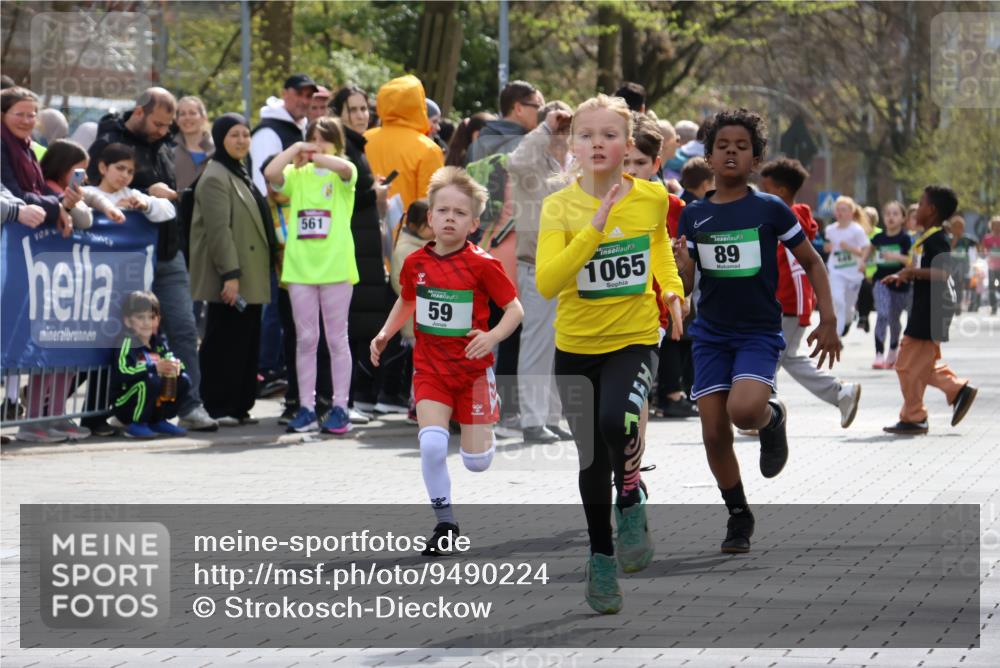 12.04.2026 - 45. Internationalen Wilhelmsburger Insellauf Strokosch-Dieckow http://msf.ph/oto/9490224 12.04.2026 14:34:00 Ziel 669, 290, 120, 1065, 89, 5, 59 meine-sportfotos.de