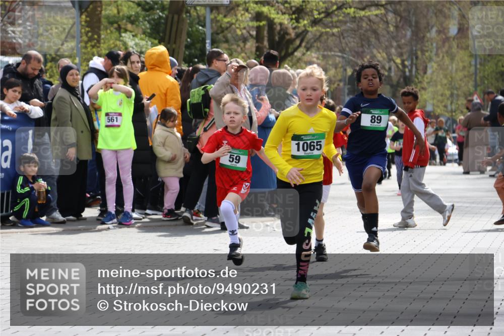 12.04.2026 - 45. Internationalen Wilhelmsburger Insellauf Strokosch-Dieckow http://msf.ph/oto/9490231 12.04.2026 14:34:00 Ziel 669, 290, 120, 1065, 89, 5, 59 meine-sportfotos.de