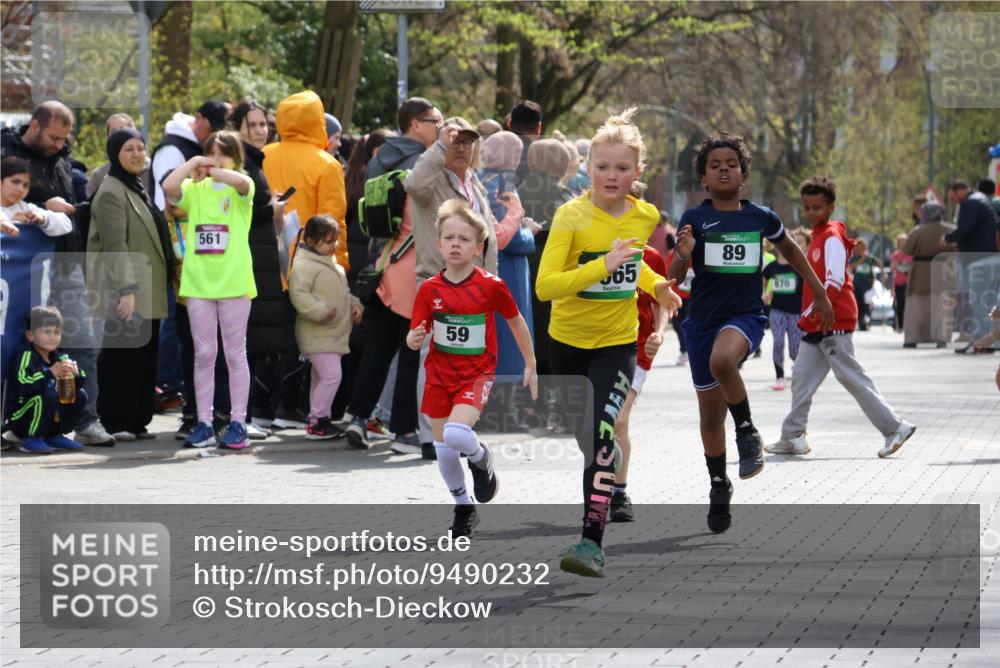 12.04.2026 - 45. Internationalen Wilhelmsburger Insellauf Strokosch-Dieckow http://msf.ph/oto/9490232 12.04.2026 14:34:00 Ziel 669, 290, 120, 1065, 89, 5, 59 meine-sportfotos.de