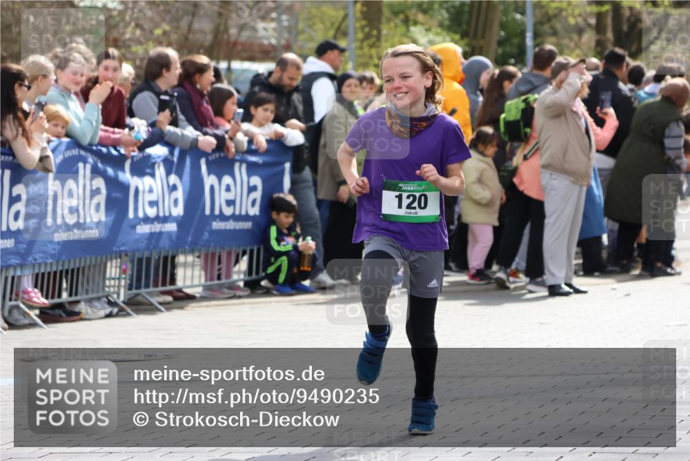 12.04.2026 - 45. Internationalen Wilhelmsburger Insellauf Strokosch-Dieckow http://msf.ph/oto/9490235 12.04.2026 14:33:57 Ziel 1704, 669, 290, 120, 1065, 89, 5, 59 meine-sportfotos.de