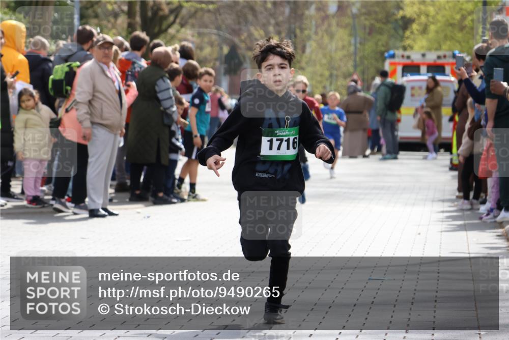 12.04.2026 - 45. Internationalen Wilhelmsburger Insellauf Strokosch-Dieckow http://msf.ph/oto/9490265 12.04.2026 14:33:47 Ziel 457, 1714, 1716, 1704 meine-sportfotos.de