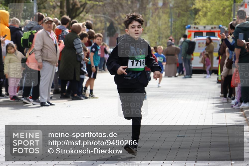 12.04.2026 - 45. Internationalen Wilhelmsburger Insellauf Strokosch-Dieckow http://msf.ph/oto/9490266 12.04.2026 14:33:47 Ziel 457, 1714, 1716, 1704 meine-sportfotos.de
