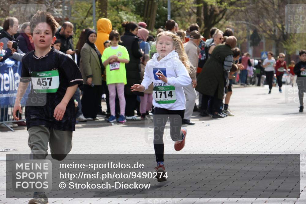 12.04.2026 - 45. Internationalen Wilhelmsburger Insellauf Strokosch-Dieckow http://msf.ph/oto/9490274 12.04.2026 14:33:43 Ziel 72, 671, 457, 1714, 1716 meine-sportfotos.de