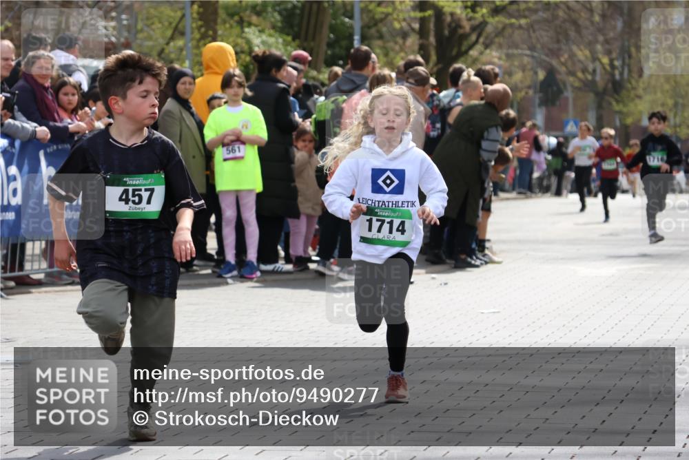 12.04.2026 - 45. Internationalen Wilhelmsburger Insellauf Strokosch-Dieckow http://msf.ph/oto/9490277 12.04.2026 14:33:42 Ziel 610, 72, 671, 457, 1714 meine-sportfotos.de