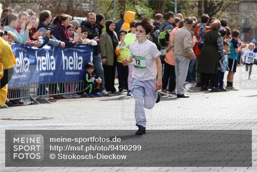12.04.2026 - 45. Internationalen Wilhelmsburger Insellauf Strokosch-Dieckow http://msf.ph/oto/9490299 12.04.2026 14:33:36 Ziel 610, 72, 671 meine-sportfotos.de