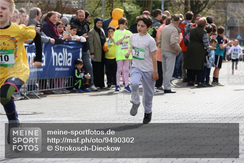 12.04.2026 - 45. Internationalen Wilhelmsburger Insellauf Strokosch-Dieckow http://msf.ph/oto/9490302 12.04.2026 14:33:35 Ziel 610, 72, 671 meine-sportfotos.de