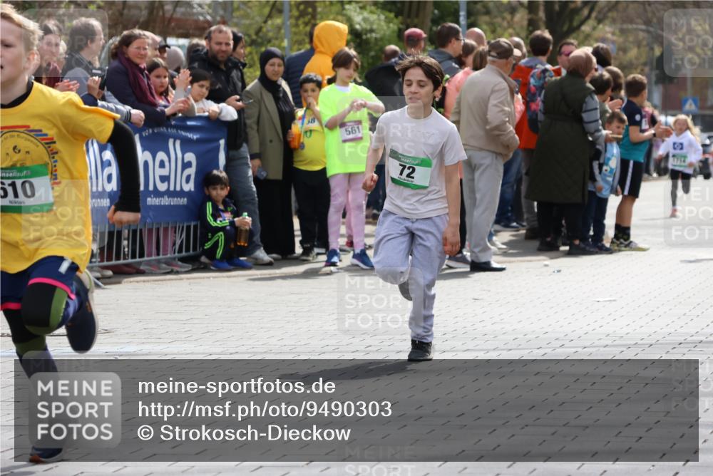 12.04.2026 - 45. Internationalen Wilhelmsburger Insellauf Strokosch-Dieckow http://msf.ph/oto/9490303 12.04.2026 14:33:35 Ziel 610, 72, 671 meine-sportfotos.de