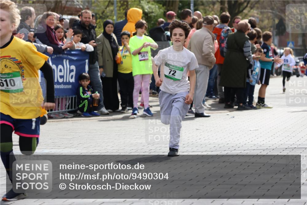 12.04.2026 - 45. Internationalen Wilhelmsburger Insellauf Strokosch-Dieckow http://msf.ph/oto/9490304 12.04.2026 14:33:35 Ziel 610, 72, 671 meine-sportfotos.de