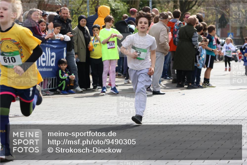 12.04.2026 - 45. Internationalen Wilhelmsburger Insellauf Strokosch-Dieckow http://msf.ph/oto/9490305 12.04.2026 14:33:35 Ziel 610, 72, 671 meine-sportfotos.de