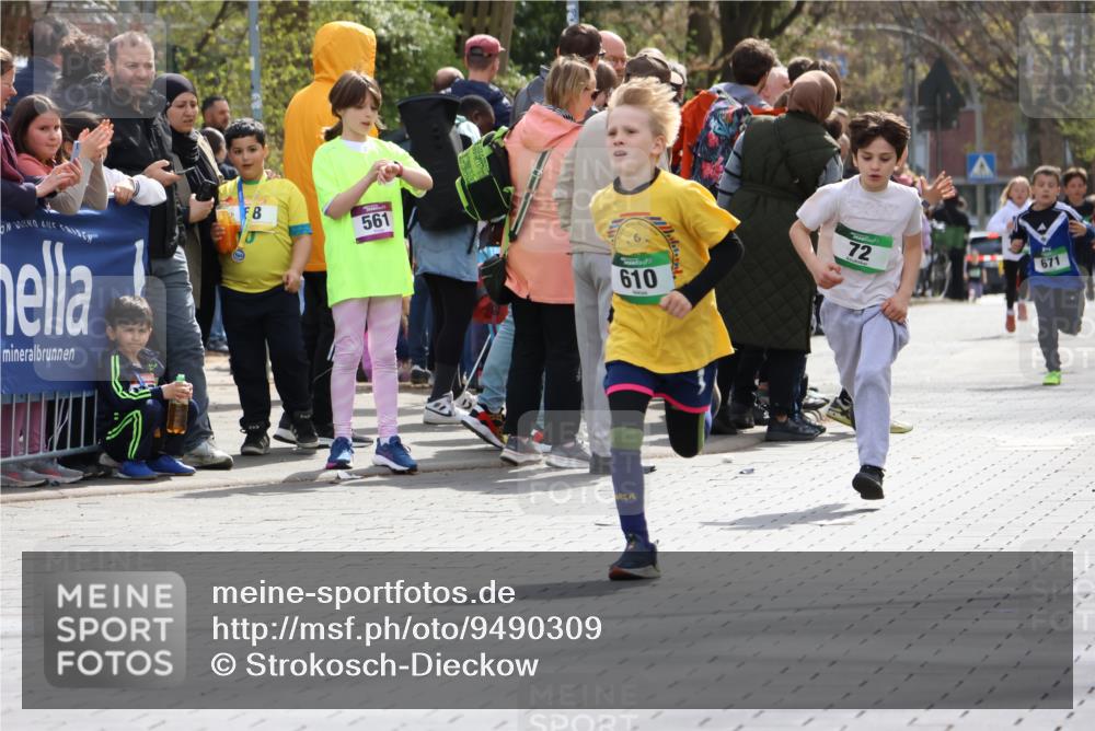 12.04.2026 - 45. Internationalen Wilhelmsburger Insellauf Strokosch-Dieckow http://msf.ph/oto/9490309 12.04.2026 14:33:33 Ziel 610, 72 meine-sportfotos.de