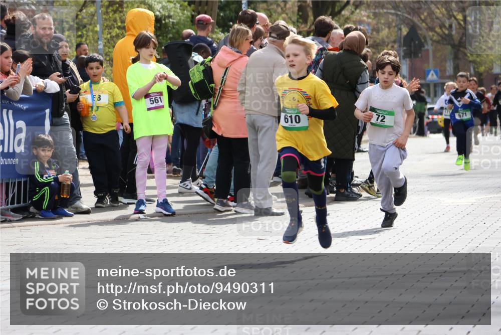 12.04.2026 - 45. Internationalen Wilhelmsburger Insellauf Strokosch-Dieckow http://msf.ph/oto/9490311 12.04.2026 14:33:33 Ziel 610, 72 meine-sportfotos.de