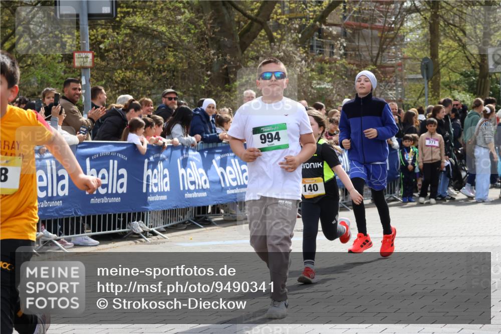 12.04.2026 - 45. Internationalen Wilhelmsburger Insellauf Strokosch-Dieckow http://msf.ph/oto/9490341 12.04.2026 14:22:56 Ziel 569, 766, 1625, 784, 1000, 781, 308, 140, 758 meine-sportfotos.de