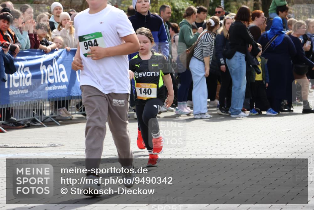 12.04.2026 - 45. Internationalen Wilhelmsburger Insellauf Strokosch-Dieckow http://msf.ph/oto/9490342 12.04.2026 14:22:55 Ziel 765, 569, 766, 1625, 784, 1000, 781, 308, 140, 758 meine-sportfotos.de