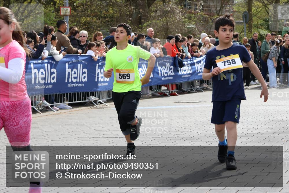 12.04.2026 - 45. Internationalen Wilhelmsburger Insellauf Strokosch-Dieckow http://msf.ph/oto/9490351 12.04.2026 14:22:50 Ziel 779, 68, 757, 755, 765, 569, 766, 1625, 784, 1000, 781, 308 meine-sportfotos.de