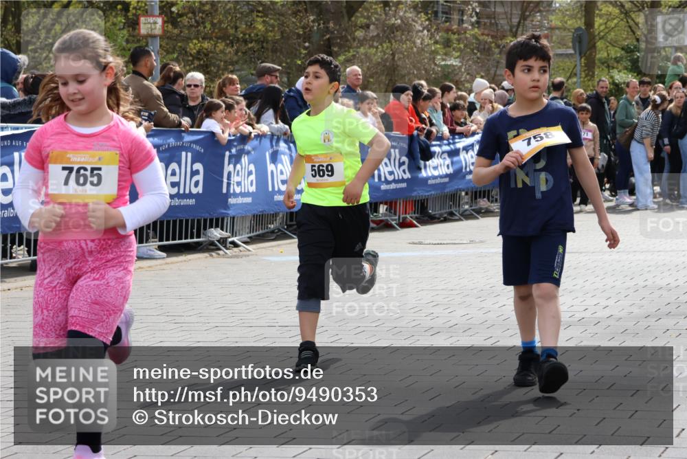 12.04.2026 - 45. Internationalen Wilhelmsburger Insellauf Strokosch-Dieckow http://msf.ph/oto/9490353 12.04.2026 14:22:49 Ziel 743, 778, 779, 68, 757, 755, 765, 569, 766, 1625, 784, 1000, 781 meine-sportfotos.de