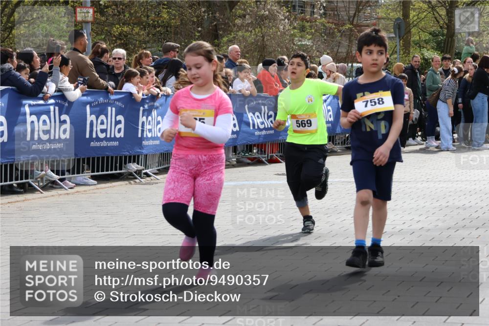 12.04.2026 - 45. Internationalen Wilhelmsburger Insellauf Strokosch-Dieckow http://msf.ph/oto/9490357 12.04.2026 14:22:49 Ziel 743, 778, 779, 68, 757, 755, 765, 569, 766, 1625, 784, 1000, 781 meine-sportfotos.de