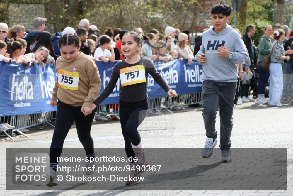 12.04.2026 - 45. Internationalen Wilhelmsburger Insellauf Strokosch-Dieckow http://msf.ph/oto/9490367 12.04.2026 14:22:45 Ziel 1609, 780, 743, 778, 779, 68, 757, 755, 765, 569, 766 meine-sportfotos.de
