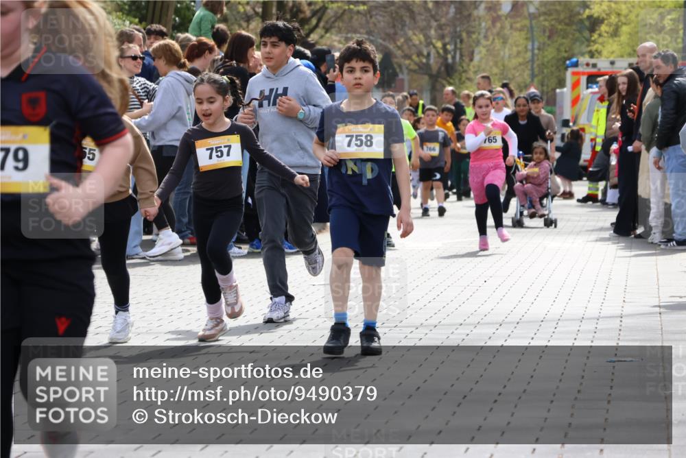 12.04.2026 - 45. Internationalen Wilhelmsburger Insellauf Strokosch-Dieckow http://msf.ph/oto/9490379 12.04.2026 14:22:43 Ziel 1609, 780, 743, 778, 779, 68, 757, 755, 765 meine-sportfotos.de