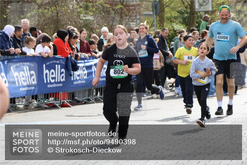 12.04.2026 - 45. Internationalen Wilhelmsburger Insellauf Strokosch-Dieckow http://msf.ph/oto/9490398 12.04.2026 14:22:38 Ziel 670, 327, 1609, 780, 743, 778, 779 meine-sportfotos.de