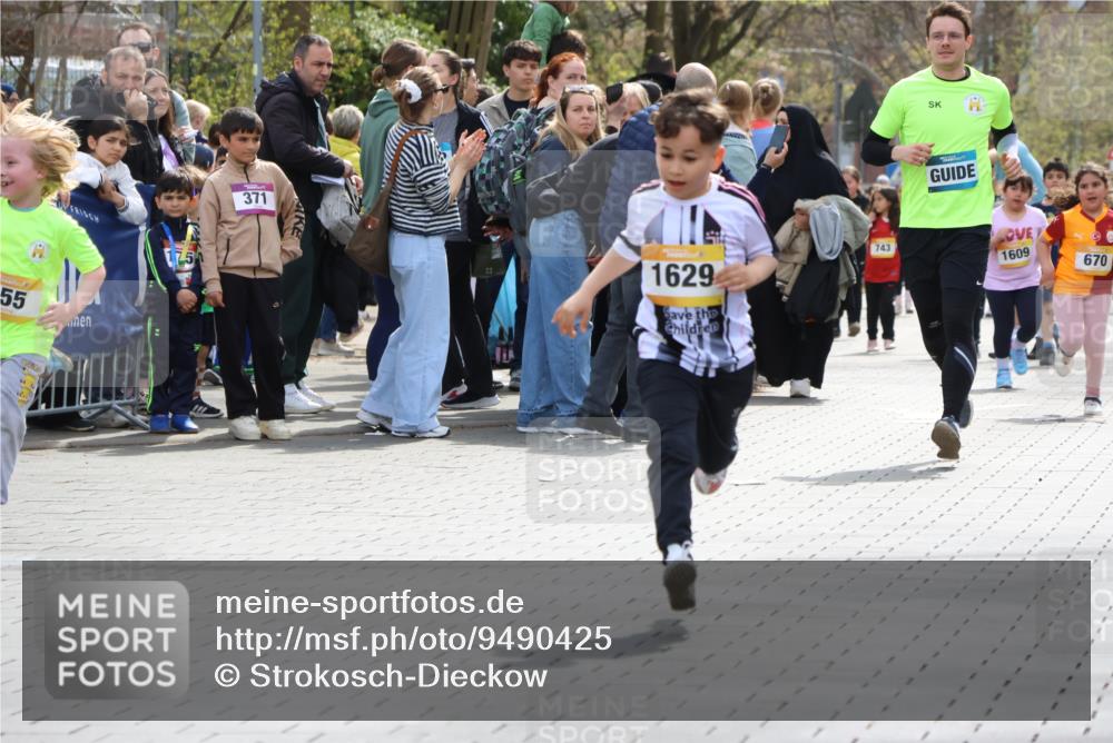 12.04.2026 - 45. Internationalen Wilhelmsburger Insellauf Strokosch-Dieckow http://msf.ph/oto/9490425 12.04.2026 14:22:26 Ziel 580, 835, 752, 761, 559, 315, 973, 555, 1629, 56, 670 meine-sportfotos.de