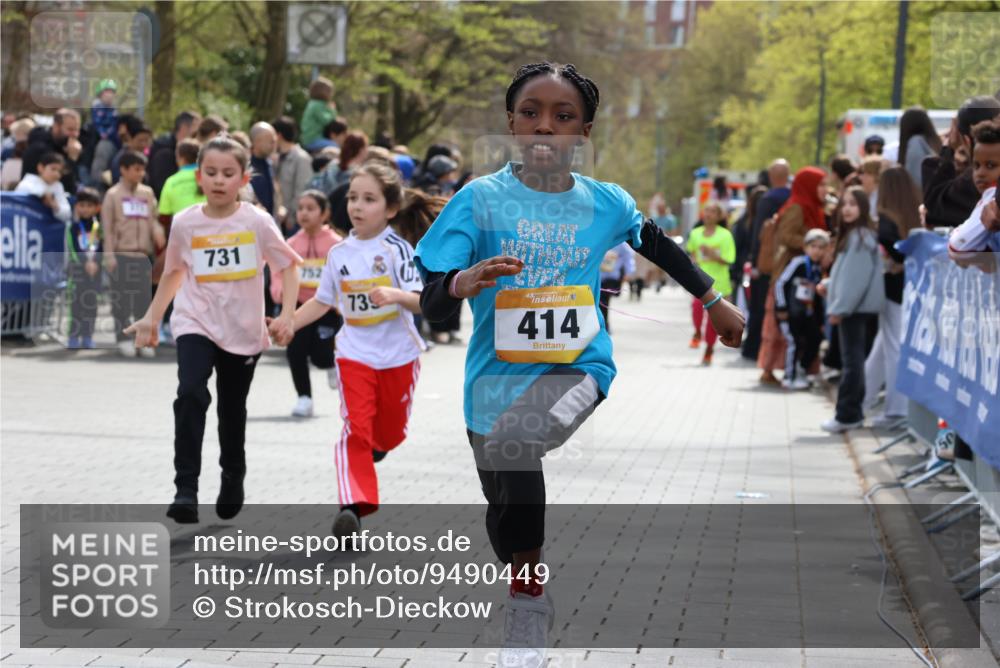 12.04.2026 - 45. Internationalen Wilhelmsburger Insellauf Strokosch-Dieckow http://msf.ph/oto/9490449 12.04.2026 14:22:14 Ziel 1615, 289, 668, 926, 981, 1620, 414, 805, 272, 124, 731, 739 meine-sportfotos.de