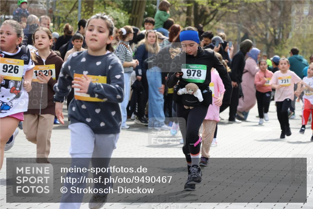 12.04.2026 - 45. Internationalen Wilhelmsburger Insellauf Strokosch-Dieckow http://msf.ph/oto/9490467 12.04.2026 14:22:09 Ziel 807, 685, 794, 1615, 289, 668, 926, 981, 1620, 414, 805, 272 meine-sportfotos.de