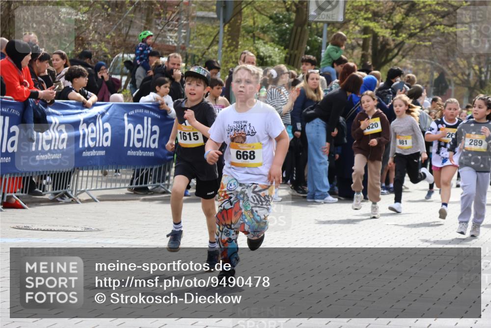 12.04.2026 - 45. Internationalen Wilhelmsburger Insellauf Strokosch-Dieckow http://msf.ph/oto/9490478 12.04.2026 14:22:06 Ziel 636, 612, 321, 695, 798, 971, 807, 685, 794, 1615, 289, 668, 926, 981, 1620, 414 meine-sportfotos.de