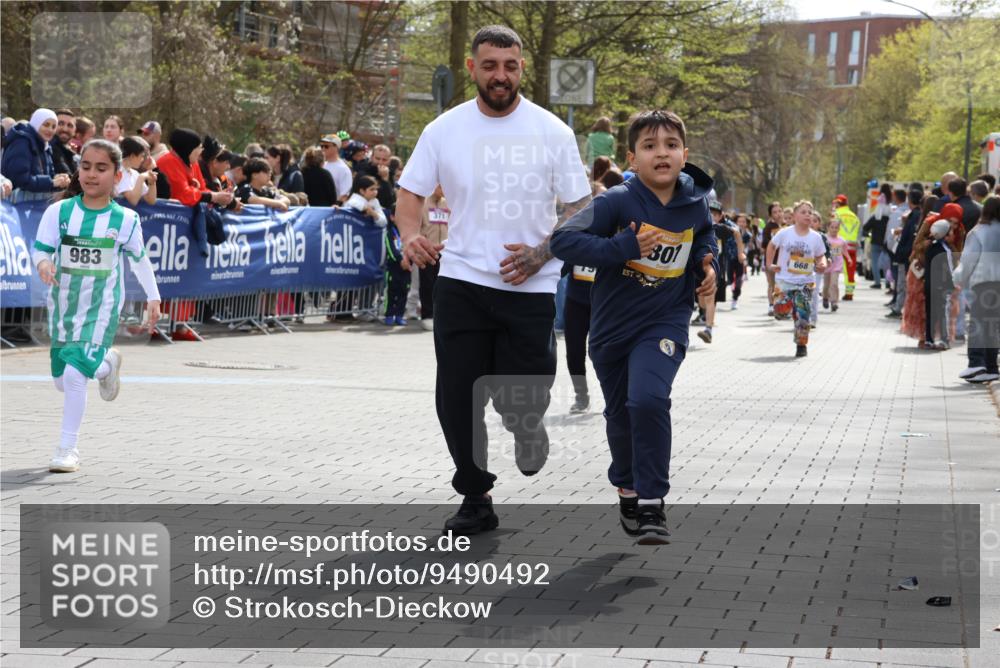 12.04.2026 - 45. Internationalen Wilhelmsburger Insellauf Strokosch-Dieckow http://msf.ph/oto/9490492 12.04.2026 14:22:02 Ziel 673, 924, 824, 227, 636, 612, 321, 695, 798, 971, 807, 685, 794 meine-sportfotos.de