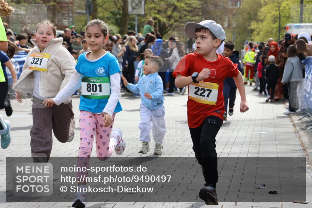 12.04.2026 - 45. Internationalen Wilhelmsburger Insellauf Strokosch-Dieckow http://msf.ph/oto/9490497 12.04.2026 14:21:59 Ziel 814, 95, 409, 595, 673, 924, 824, 227, 636, 612, 321, 695, 798, 971, 807, 685 meine-sportfotos.de