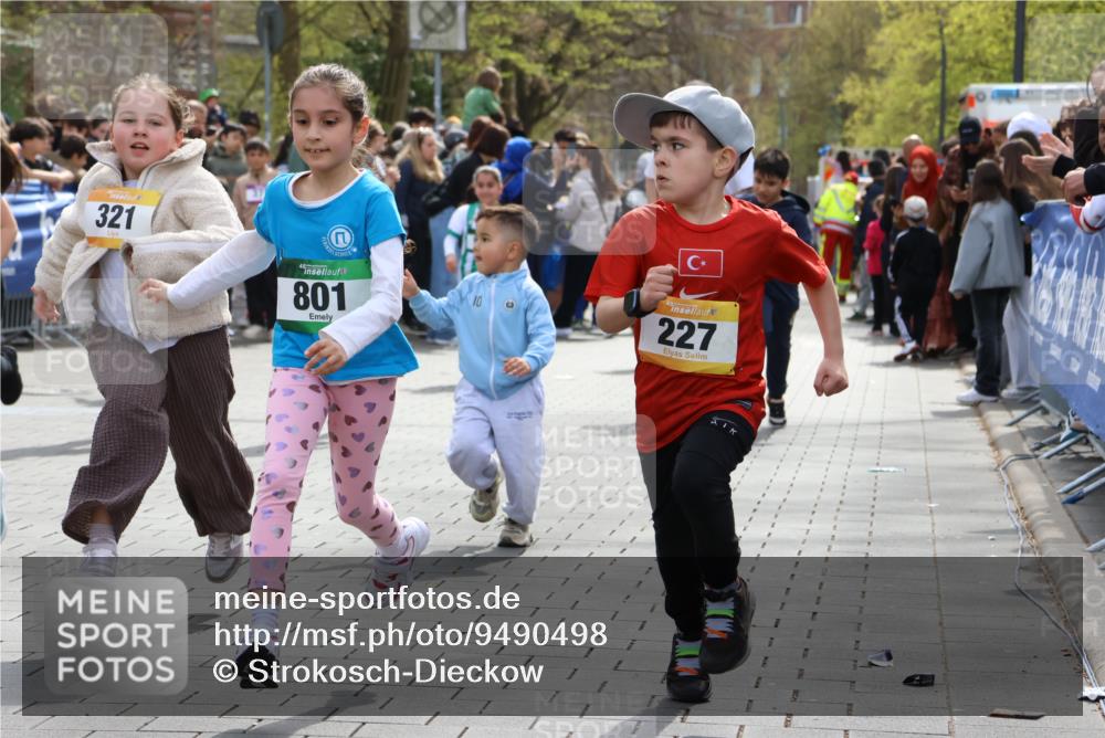 12.04.2026 - 45. Internationalen Wilhelmsburger Insellauf Strokosch-Dieckow http://msf.ph/oto/9490498 12.04.2026 14:21:59 Ziel 814, 95, 409, 595, 673, 924, 824, 227, 636, 612, 321, 695, 798, 971, 807, 685 meine-sportfotos.de