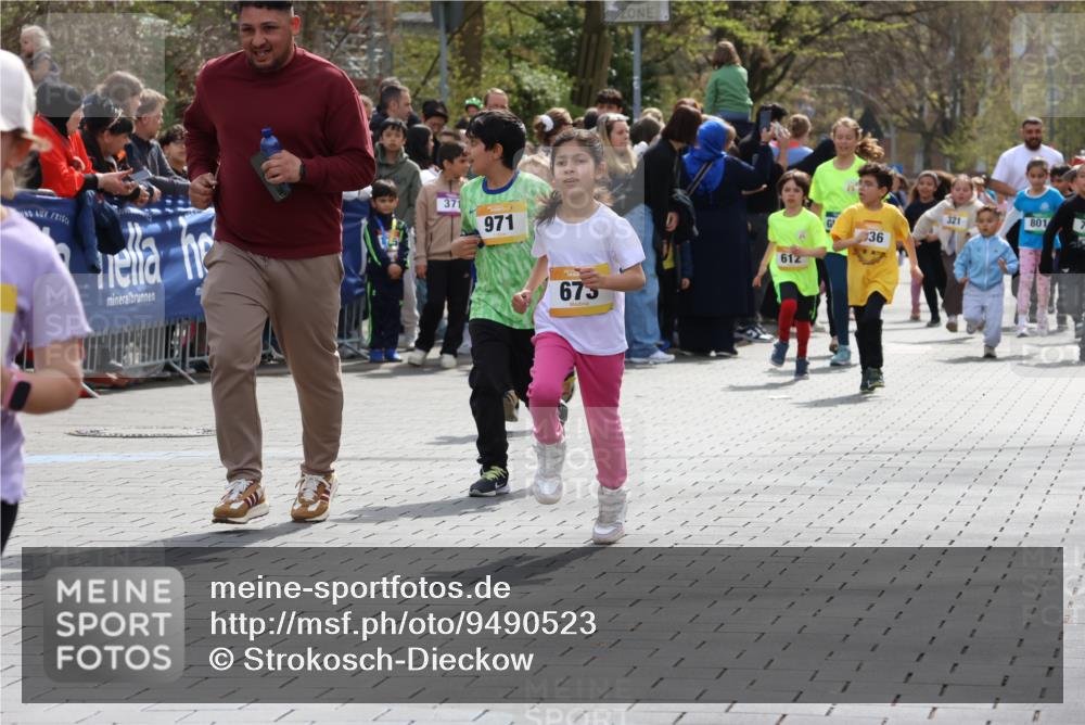 12.04.2026 - 45. Internationalen Wilhelmsburger Insellauf Strokosch-Dieckow http://msf.ph/oto/9490523 12.04.2026 14:21:54 Ziel 255, 65, 1617, 969, 799, 974, 482, 236, 810, 488, 814, 95, 409, 595, 673, 924, 824, 227, 636, 612 meine-sportfotos.de