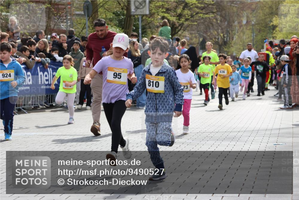 12.04.2026 - 45. Internationalen Wilhelmsburger Insellauf Strokosch-Dieckow http://msf.ph/oto/9490527 12.04.2026 14:21:52 Ziel 316, 792, 763, 255, 65, 1617, 969, 799, 974, 482, 236, 810, 488, 814, 95, 409, 595, 673, 924, 824 meine-sportfotos.de