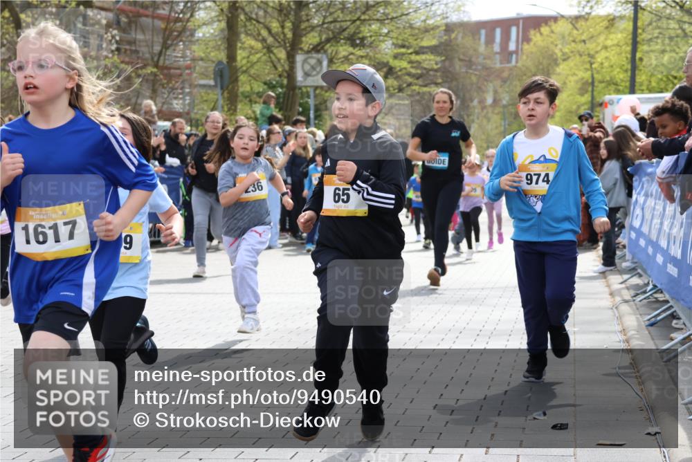 12.04.2026 - 45. Internationalen Wilhelmsburger Insellauf Strokosch-Dieckow http://msf.ph/oto/9490540 12.04.2026 14:21:48 Ziel 66, 136, 729, 769, 646, 159, 1622, 317, 283, 134, 316, 792, 763, 255, 65, 1617, 969, 799, 974, 482, 236, 810, 488, 814, 95 meine-sportfotos.de