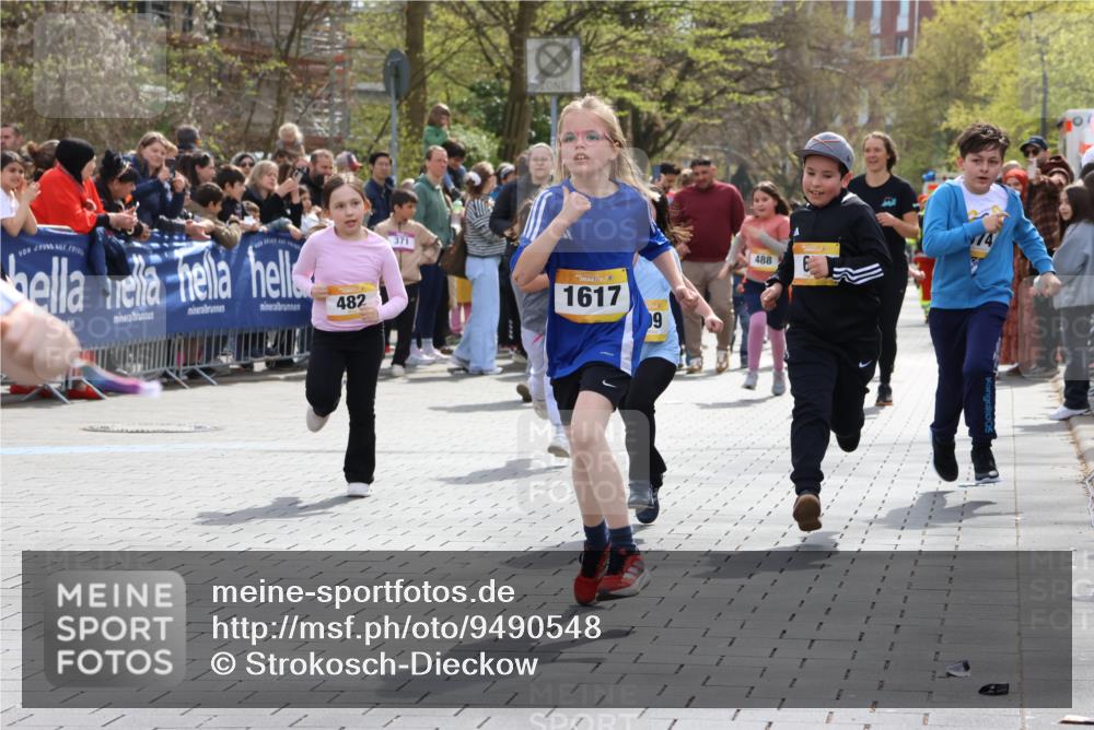 12.04.2026 - 45. Internationalen Wilhelmsburger Insellauf Strokosch-Dieckow http://msf.ph/oto/9490548 12.04.2026 14:21:47 Ziel 234, 111, 66, 136, 729, 769, 646, 159, 1622, 317, 283, 134, 316, 792, 763, 255, 65, 1617, 969, 799, 974, 482, 236, 810, 488, 814 meine-sportfotos.de