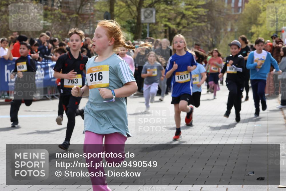 12.04.2026 - 45. Internationalen Wilhelmsburger Insellauf Strokosch-Dieckow http://msf.ph/oto/9490549 12.04.2026 14:21:46 Ziel 838, 234, 111, 66, 136, 729, 769, 646, 159, 1622, 317, 283, 134, 316, 792, 763, 255, 65, 1617, 969, 799, 974, 482, 236, 810, 488 meine-sportfotos.de