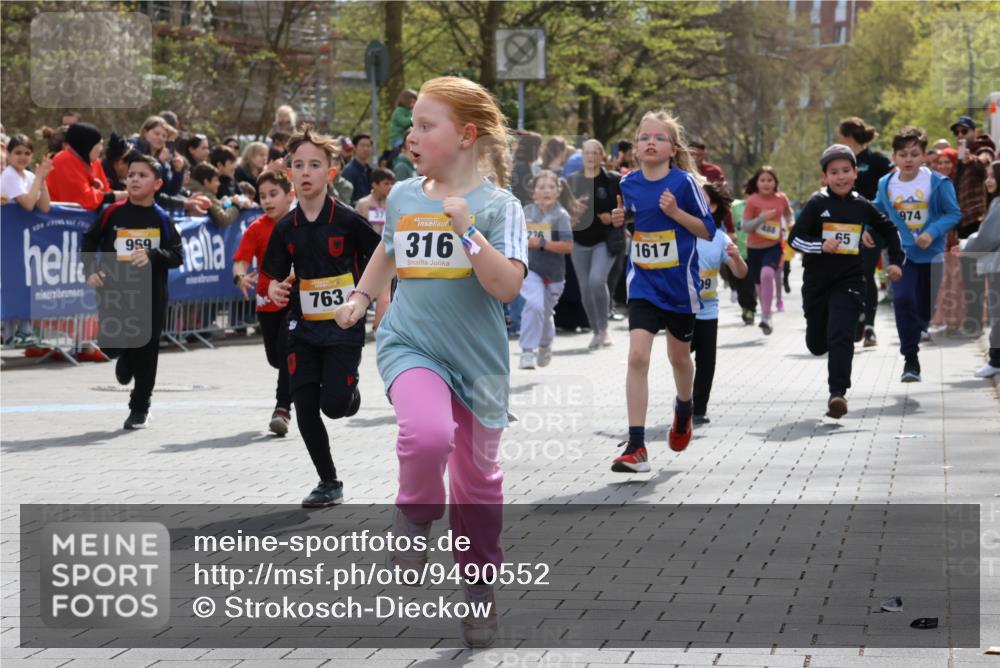12.04.2026 - 45. Internationalen Wilhelmsburger Insellauf Strokosch-Dieckow http://msf.ph/oto/9490552 12.04.2026 14:21:46 Ziel 838, 234, 111, 66, 136, 729, 769, 646, 159, 1622, 317, 283, 134, 316, 792, 763, 255, 65, 1617, 969, 799, 974, 482, 236, 810, 488 meine-sportfotos.de