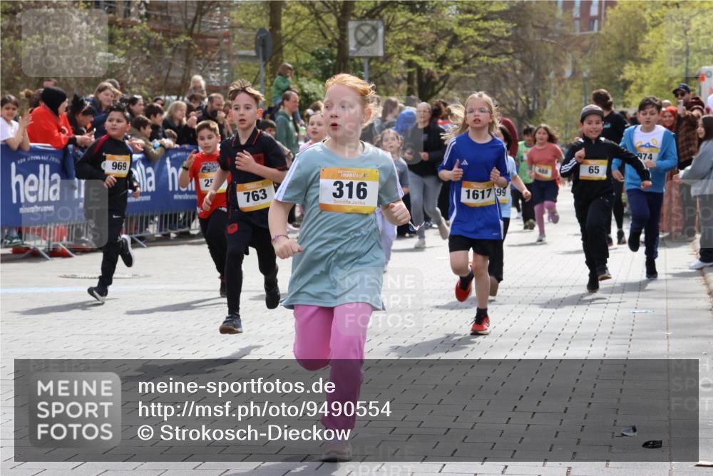 12.04.2026 - 45. Internationalen Wilhelmsburger Insellauf Strokosch-Dieckow http://msf.ph/oto/9490554 12.04.2026 14:21:46 Ziel 838, 234, 111, 66, 136, 729, 769, 646, 159, 1622, 317, 283, 134, 316, 792, 763, 255, 65, 1617, 969, 799, 974, 482, 236, 810, 488 meine-sportfotos.de